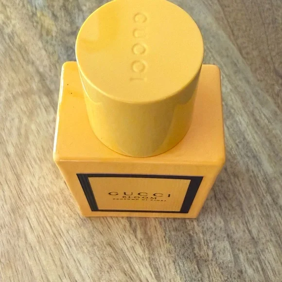 Gucci Bloom Profumo di Fiori Eau de Parfum - Yellow and Black - Picture 5 of 5
